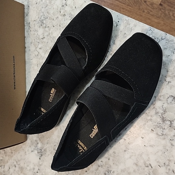 Clark's Ballet slip ons - Picture 1 of 3